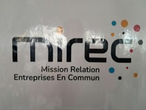 GEYVO recrutement en temps partagé au MIREC sur le thème « Tutorat, mentorat et parrainage : des solutions concrètes au service du retour à l’emploi ». Affiche du MIREC avec le nom et logo : Mission Relation Entreprises En Commun